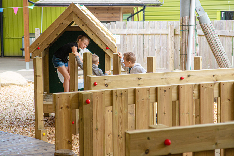 Kidzworld Adventureland, Children Playing in Towers